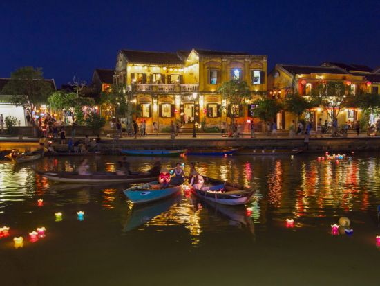 世界遺産ホイアン満喫ツアー　ドラゴンブリッジファイヤーショーも楽しめる ＜ホイアン3大名物ディナー付き／日本語ガイド＞​