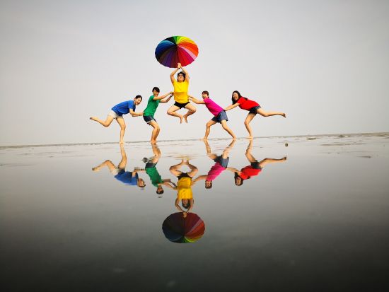 クアラセランゴール スカイミラー絶景ツアー　海に映る天空のリフレクション体験＜午前／英語＞