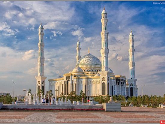HAZRAT SULTAN MOSQUE2