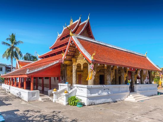 Laos_Luang Prabang_Wat Mai Suwannaphumaham_AdobeStock_249086781