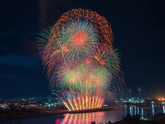 【10/17限定】福岡発日帰りバスツアー　第38回 八代全国花火競技大会　秋の夜空を彩る九州屈指の花火イベント＜博多発着＞