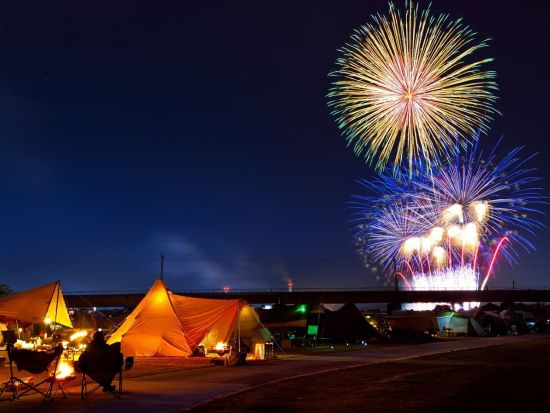 【10/17限定】福岡発日帰りバスツアー　第38回 八代全国花火競技大会　秋の夜空を彩る九州屈指の花火イベント＜博多発着＞