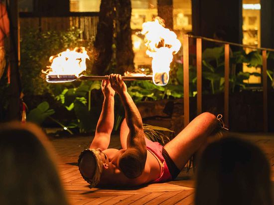 queens_waikiki_luau05