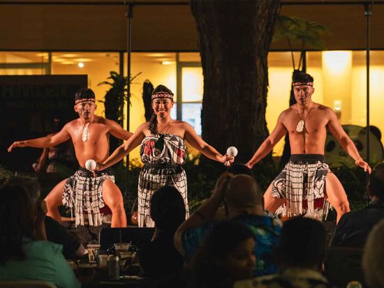 queens_waikiki_luau09