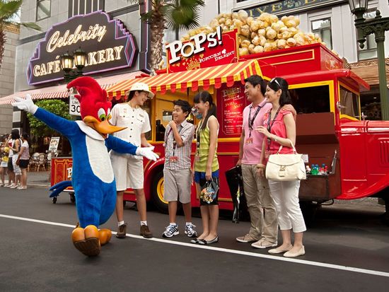 uss-vip-tours-1366x666