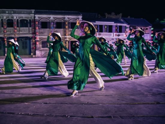 ホイアン・メモリーズ・ショー鑑賞チケット事前予約サービス　500人の出演者が織りなす歴史絵巻とテーマパークを満喫！ ＜選べる座席／ビュッフェ付きプランあり＞