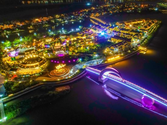 ホイアン・メモリーズ・ショー鑑賞チケット事前予約サービス　500人の出演者が織りなす歴史絵巻とテーマパークを満喫！ ＜選べる座席／ビュッフェ付きプランあり＞