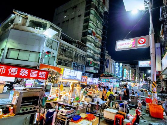 高雄市内観光ツアー 旗津半島＋三鳳宮＋夜景クルーズ＋六合夜市＜午後／日本語ガイド／海鮮ディナー付き／ホテル送迎付き／高雄発＞