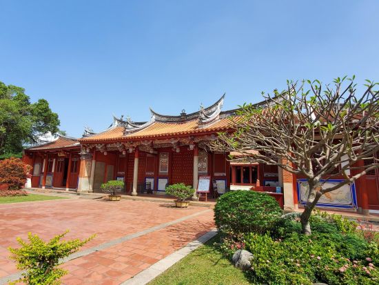 台南市内観光ツアー 赤崁樓＋孔子廟＋安平古堡を巡る歴史満喫コース＜日本語ガイド／ランチ付き／ホテル送迎付き／高雄発＞