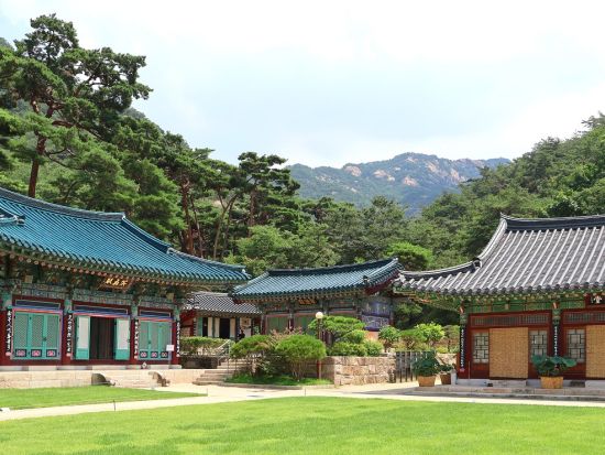 DMZ愛妓峰スタバツアー　北朝鮮に一番近いスタバへ！ 愛妓峰平和エコパーク＆恩平韓屋村　＜1名参加OK／選べる出発地／日本語または英語ガイド＞