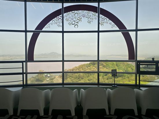 北朝鮮が見えるA TWOSOME PLACE送迎ツアー　オドゥサン統一展望台で北朝鮮を眺めてカフェも満喫！日本語ガイド付プランあり！＜弘大または明洞集合＞の写真2