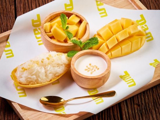 ビーチ・ビアホール「ダム・パタヤ（DAM PATTAYA）」　ビーチでファイヤーショーといっしょに料理を堪能 ＜現地集合解散／パタヤ＞※即予約確定