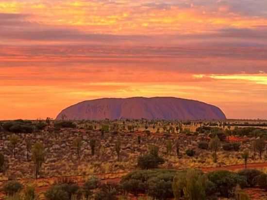 【3泊4日】ウルル周遊アウトバックツアー　ウルル＋カタジュタ＋キングスキャニオン　エコテント泊で大自然を満喫＜英語ガイド／アリススプリングス発エアーズロック着＞