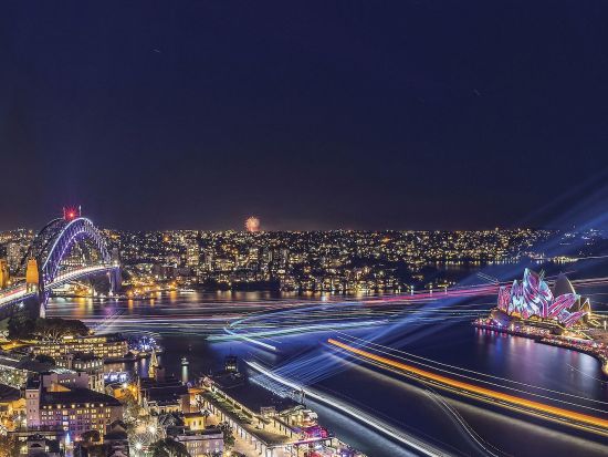 【2026年5月22日～6月13日限定】イブニングクルーズ　光の祭典「ビビッド・シドニー」を海上から満喫！＜1時間／サーキュラーキー発＞