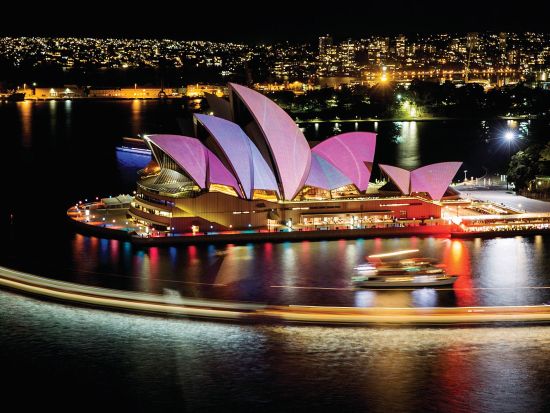 【2026年5月22日～6月13日限定】イブニングクルーズ　光の祭典「ビビッド・シドニー」を海上から満喫！＜1時間／サーキュラーキー発＞
