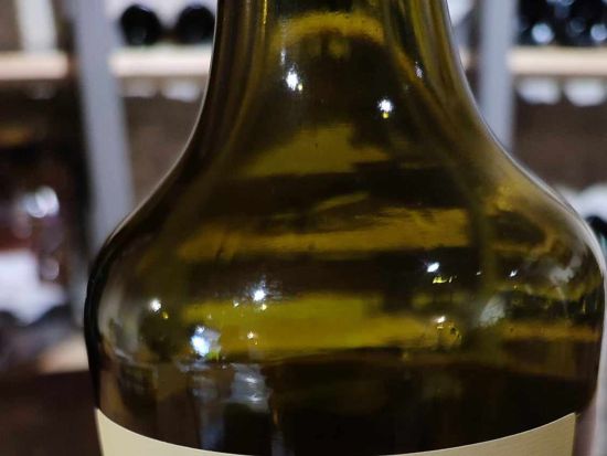 ジュラの恵みを味わい尽くす チーズとワインの一日 ＜貸切／日本語／専用車／ディジョンまたはボーヌ発＞ by H.I.S.