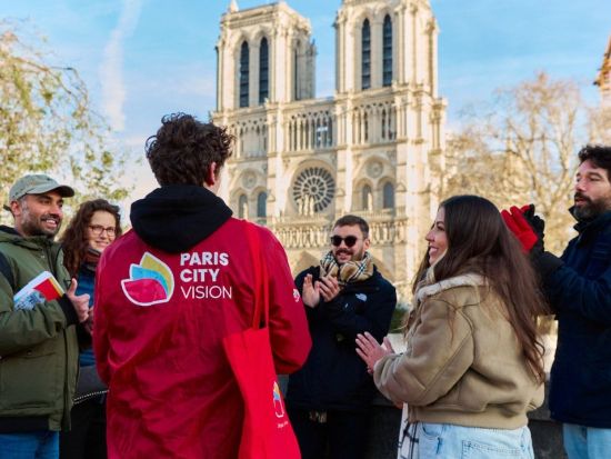 ルーブル美術館＆ノートルダム大聖堂 事前予約入場ツアー　最大5名の少人数制 ＜約4時間30分／英語ガイド＞