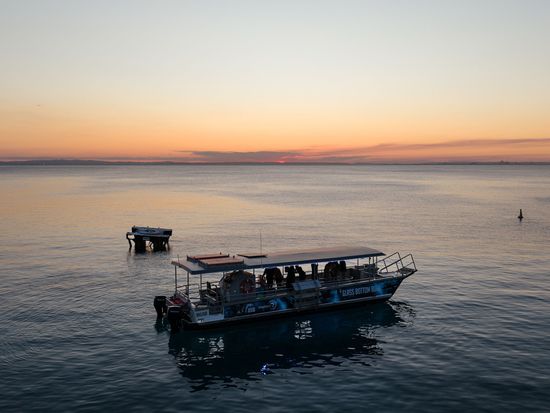 TIRxRossLongPhoto_SunsetCruise_HiRes_22