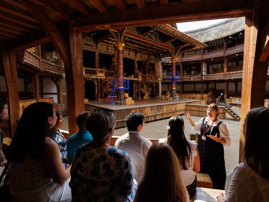 シェイクスピア・グローブ座（Shakespeare's Globe）見学ツアー＜英語ガイド／ロンドン発＞の写真2