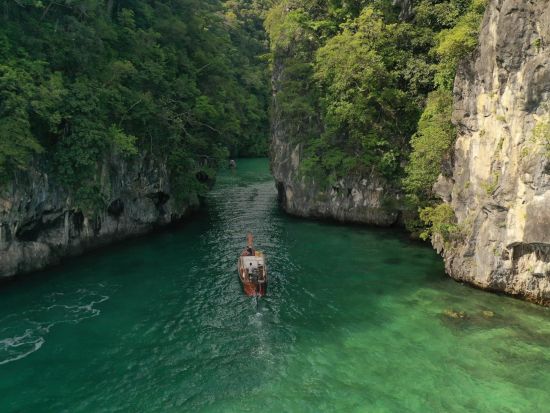 クラビ発ホン島アイランドホッピングツアー！クラビ人気No.1絶景スポットめぐり＜英語ガイド／昼食付き／ホテル送迎付き＞