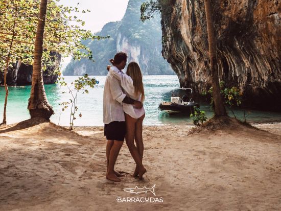 クラビ発ホン島アイランドホッピングツアー！クラビ人気No.1絶景スポットめぐり＜英語ガイド／昼食付き／ホテル送迎付き＞