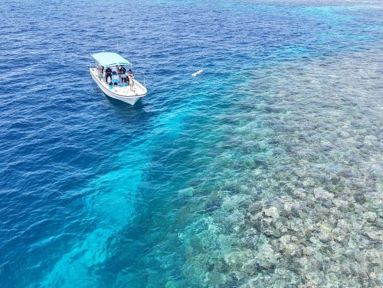 八重干瀬シュノーケリングツアー 世界屈指のサンゴ礁を大満喫◎ドローン＆水中写真無料プレゼント＜宮古島／約4時間＞