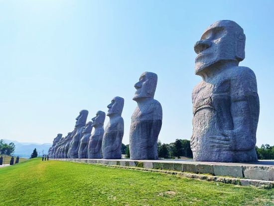 札幌発着日帰りバスツアー　札幌の定番スポットを1日で満喫！白い恋人パーク+定山渓温泉+ビール博物館+場外市場+頭大仏殿+北海道神宮 ＜1名から催行＞