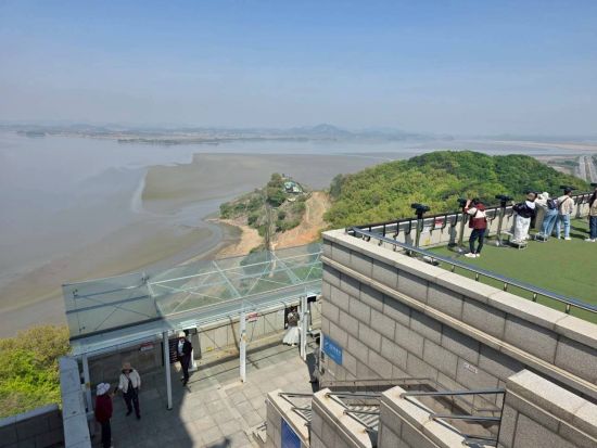 【貸切】北朝鮮が見えるスターバックス＆トゥーサムプレイス送迎サービス＜定員6名／韓国語ドライバー＞