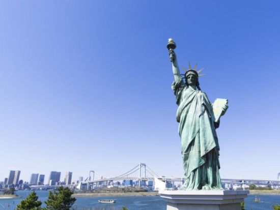 Tokyo Strawberry Bus体験 オープントップバスで東京観光＆希少いちご堪能 贅沢ストロベリークルーズ＜東京駅発＞
