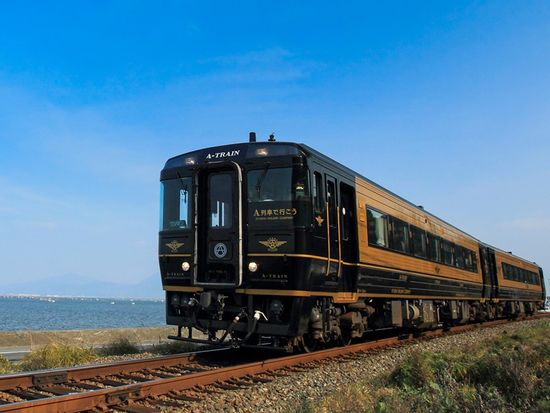 福岡発日帰り天草バスツアー 特急A列車で行こうの列車旅とオーシャンビュー旬魚ランチ＋三角西港＜昼食付＞の写真1