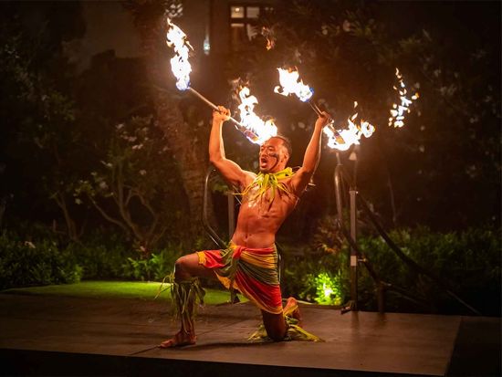 grand_hyatt_kauai_luau04