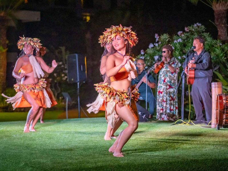 grand_hyatt_kauai_luau03