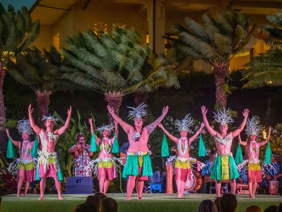 grand_hyatt_kauai_luau01