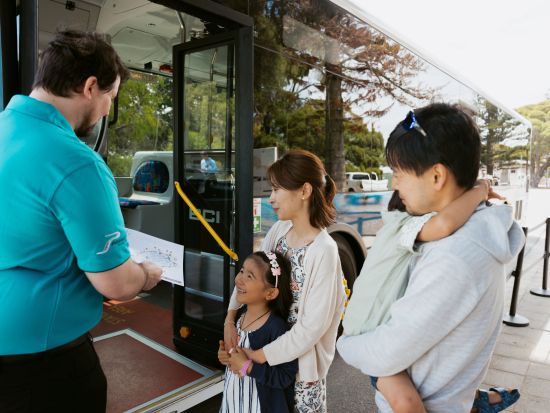 ロットネスト島「世界一幸せな動物」クオッカに出逢える自由散策＜1日バスチケット付き／パース市内送迎付き／ヒラリーズ発着＞