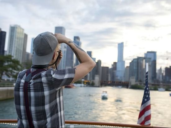 シカゴリバー建築クルーズ　シカゴのファーストレディ号で専門ガイドと共にの写真2