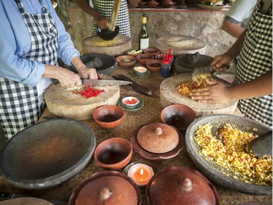 インドネシア/バリ料理クッキング体験！市場へ買い出し～調理～食する！レシピ付き｜観光付きプランあり＜貸切／日本語ドライバーガイド・英語／ホテル送迎／アレンジ可＞