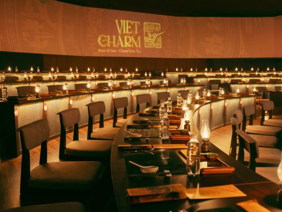ホーチミン市内観光ツアー　王道観光スポット巡り＆話題の「ベトチャームショー（Viet Charm Show）」を鑑賞 ＜午前または午後／食事付き／日本語ガイド＞