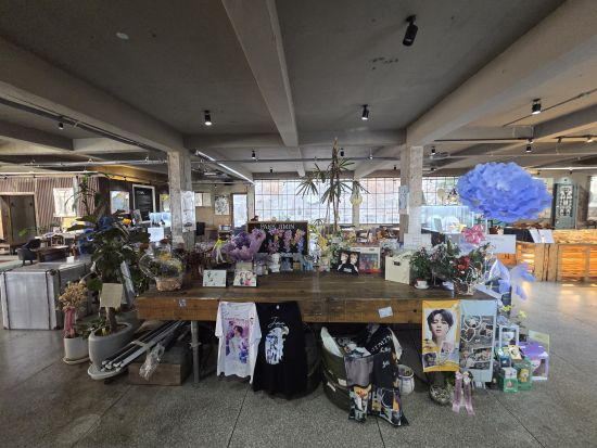 【6月限定】釜山BTS ARMY聖地巡礼ツアー　13年間の魔法＆メンバー家族のカフェ ＜1名参加OK／選べる出発地／英語ガイド＞