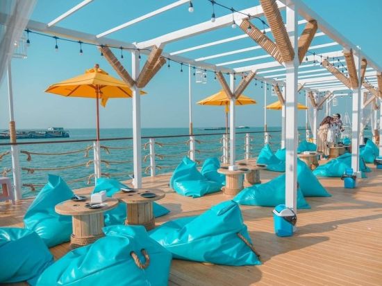 【レストラン座席予約】タッピア フローティング カフェ（Tappia Floating Cafe Pattaya）　 ＜ドリンク券＋イカ釣り体験付き／ディナー＞