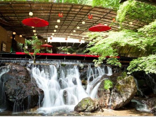 名古屋発日帰りバスツアー 貴船川床料理と貴船神社散策 右源太で味わう鱧＆鮎のご昼食＜6月～9月／名古屋駅発＞