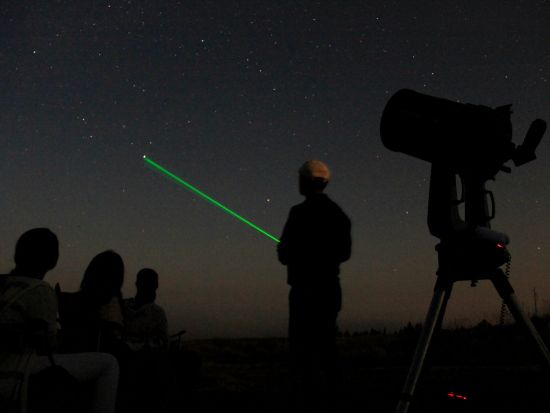 マウナケア山麓　星空観測チャーターツアー(10名様まで)　満天の星に包まれる感動体験！望遠鏡＆防寒着無料レンタル付き by Pacific Queen
