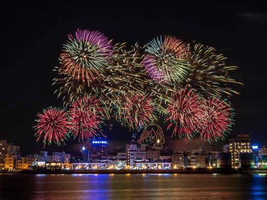 Penghu Fireworks Boat1