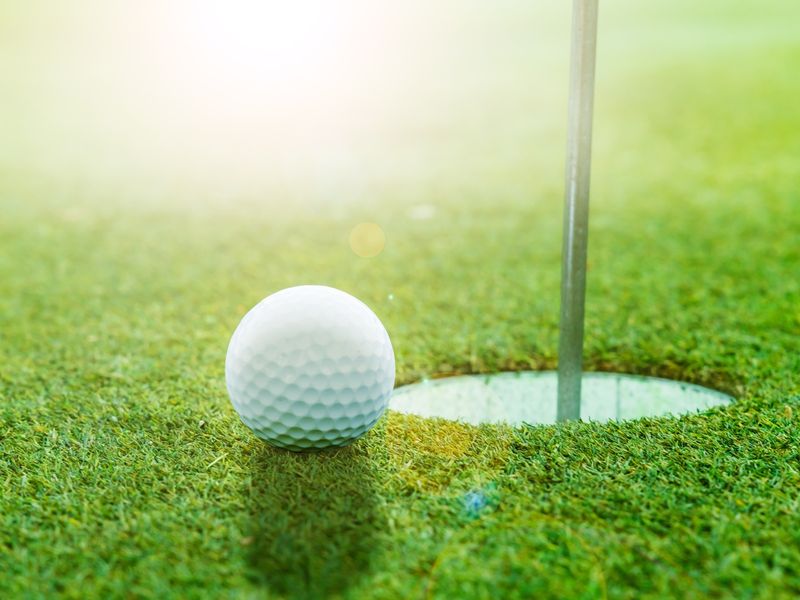 Generic_Golf_pixta_85793989_M