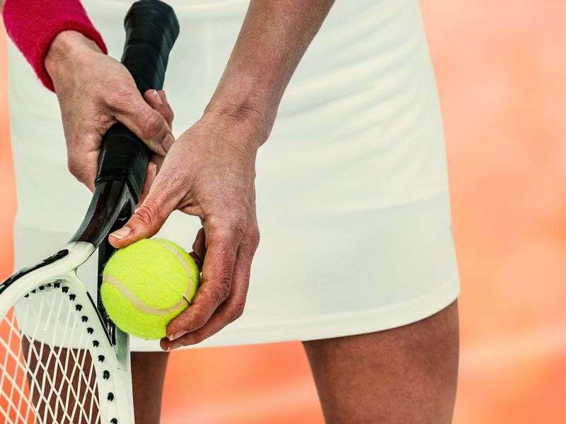 Tennis_pixta_135044666_L