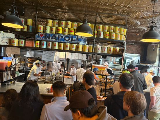 ニューヨーク食べ歩きツアー グリニッジビレッジ散策＆美食の街・NYの定番グルメを楽しむ！＜2時間／日本語ガイド＞by JTB マイバス