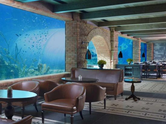 バリ初のアクアリウムレストラン「コーラル（Koral）」事前予約サービス＜ランチ／トンネル席プランあり／バリ＞*アプルヴァ・ケンピンスキー・バリ内