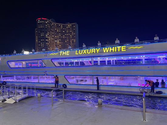 【プレミアム】ラグジュアリー・ホワイト (Luxury White)ディナークルーズ　ビール・ワイン飲み放題 ＜アイコンサイアム発着＞