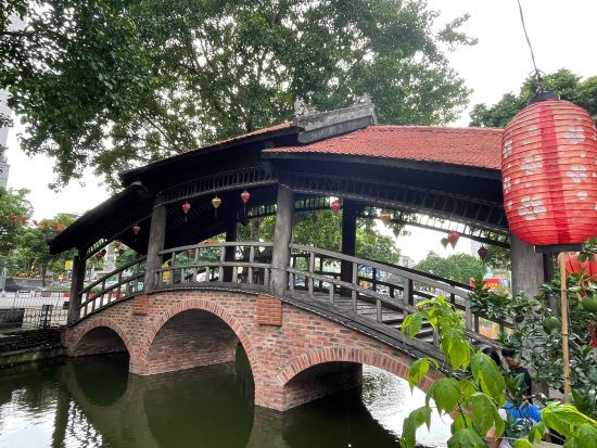 【フォトジェニックツアー】 クアン・フー・カウ線香村とバンフックシルク村
