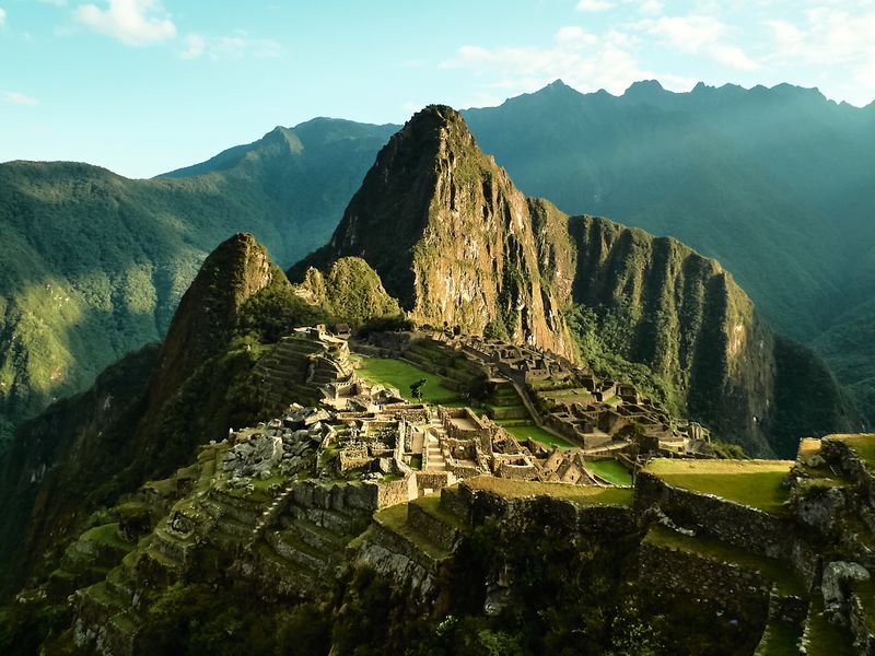 Peru_Machu Picchu_shutterstock_1374646367 (1)