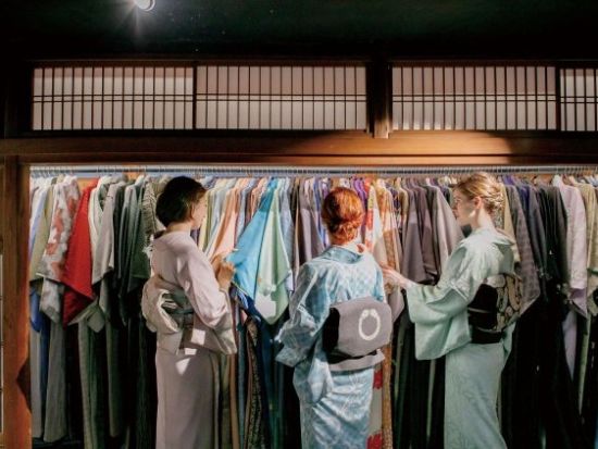 貸切観光タクシー 高級着物をレンタルして行きたいところに自由にいけるフリープラン＜アルファード（6人乗り）／6～8時間＞by 興進タクシー